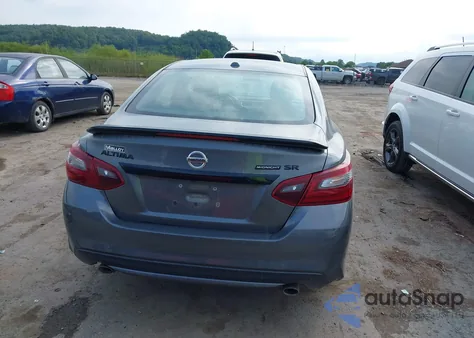 2018 Nissan Altima 2.5 Sr z USA, uszkodzony, nr VIN 1N4AL3AP9JC478657